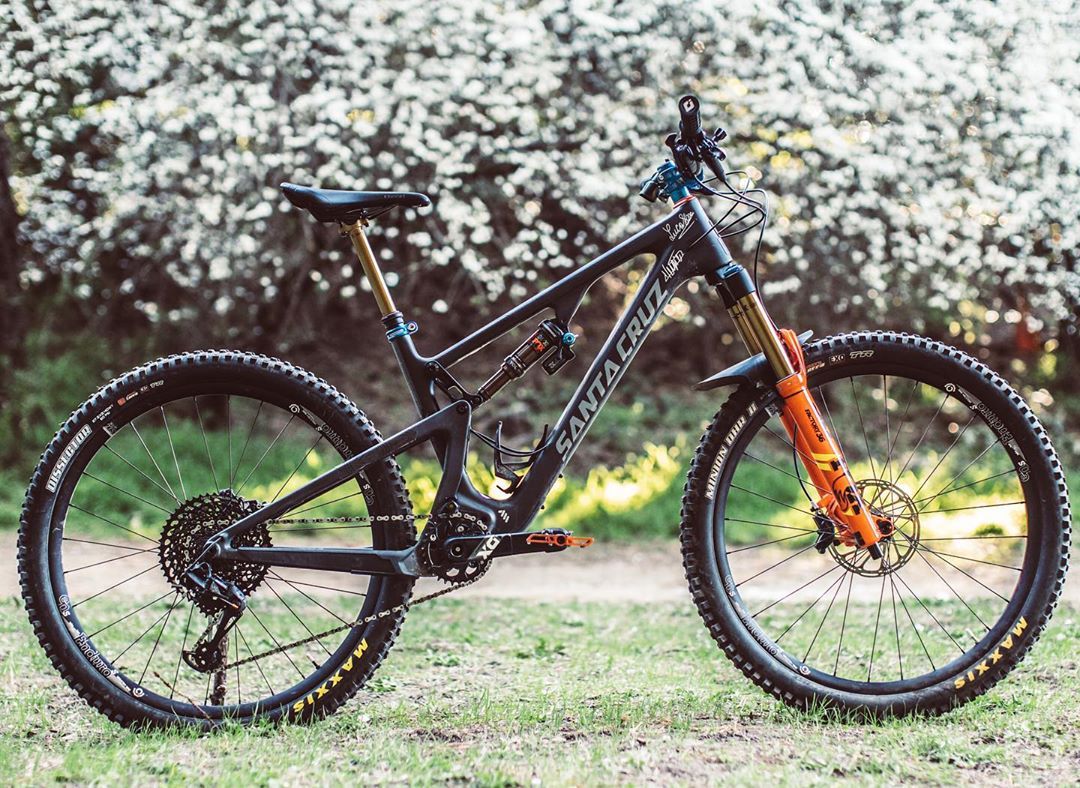 mtbdatabase's tweet photo. One pretty bike ๐
Credit: @trailshutter
#mtbdatabase #bike #bikes #mtb #mtbs #mtbikes #mountainbikes #mountainbike #mtblife #mountainbikelife #cycling #cycles #dh #downhill #downhillmountainbiking #downhillbikes #enduro #endurobikes #trail #trailbike #trailbikes #redbull #fox https://t.co/LXh7zStbdO