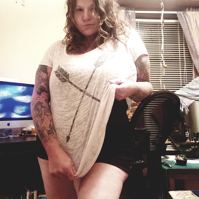 New set of 8 pics - 🐱 included.   $21 - $PrincessBlix https://t.co/gup8WhYtks<a href="/tag/whitegirlwednesday"class="tags"><span>#whitegirlwednesday</span></a><a href="/tag/titsnass"class="tags"><span>#titsnass</span></a>