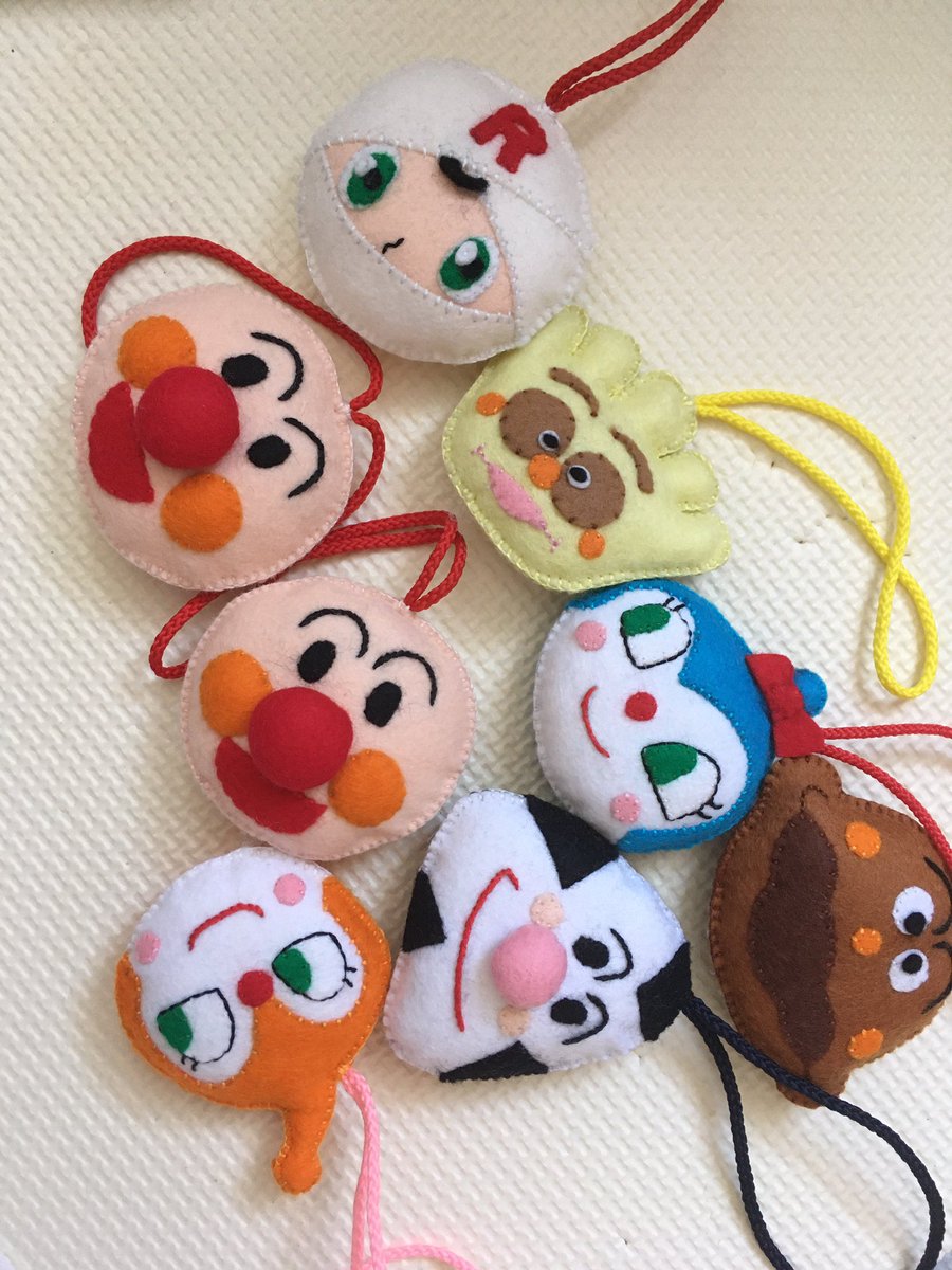 kiry0125's tweet photo. 義理のお母さんが作ってくれたんですが。
かわいすぎるし、細かいところも上手だし、しかも娘(3才)息子(5ヶ月)二人の甥っ子(4歳)の四人分。
和裁1級持ってるお母さん本当すごいし、これ普通に売れるレベル。

母世代(祖母世代も勿論)手先が器用で羨ましい。。。 https://t.co/0MB7DaqlLv
