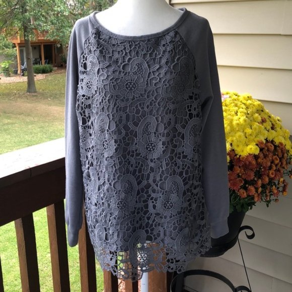 Dianederico's tweet photo. So good I had to share! Check out all the items I'm loving on @Poshmarkapp from @ElpisTracy #poshmark #fashion #style #shopmycloset #adriannapapell #mfasis: https://t.co/EoKH18JMMw https://t.co/3bSGCb61EF