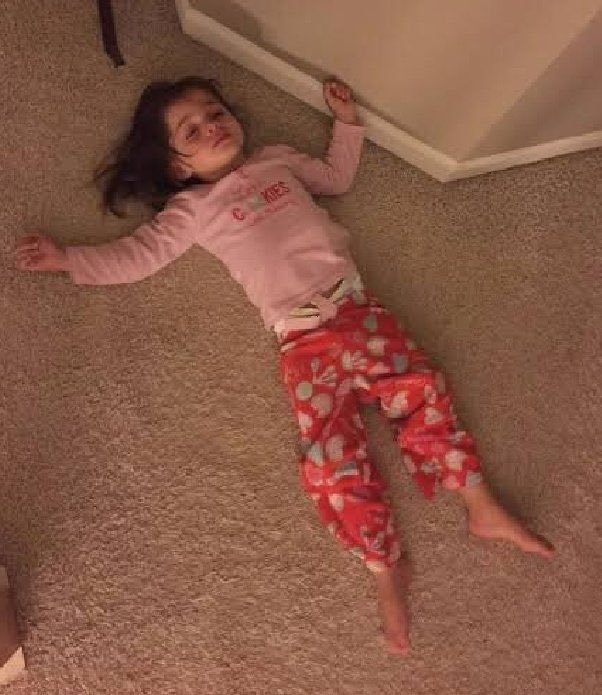 Paulina1469's tweet photo. Meu eu criança está exatamente assim agora #LiveKLB https://t.co/rtvCbesIBy