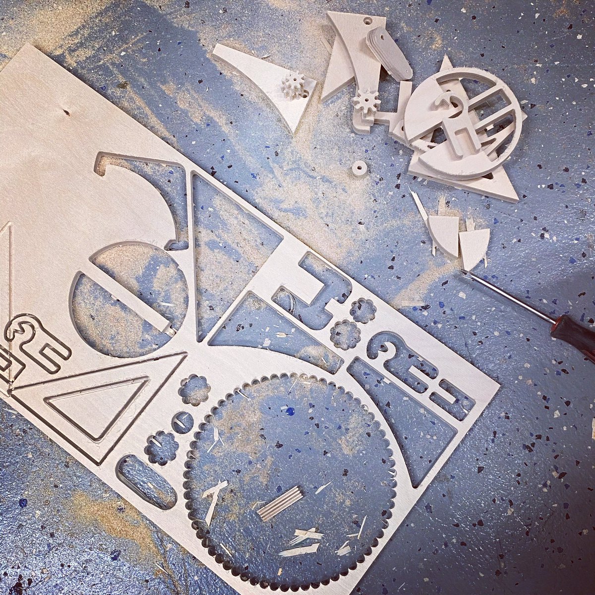 SpitFire_Labs's tweet photo. Got some gears βοΈ cut out... super excited to see how this clock π° comes out #wip #workinprogress #gears #gearclock #clockgears #woodclock #handmade #wood #woodworking #cncowners #somethingnew #quarantine #quarintinecrafts #quarantineartclub #quarantineart #FridayMotivation https://t.co/lhny3H1NBs