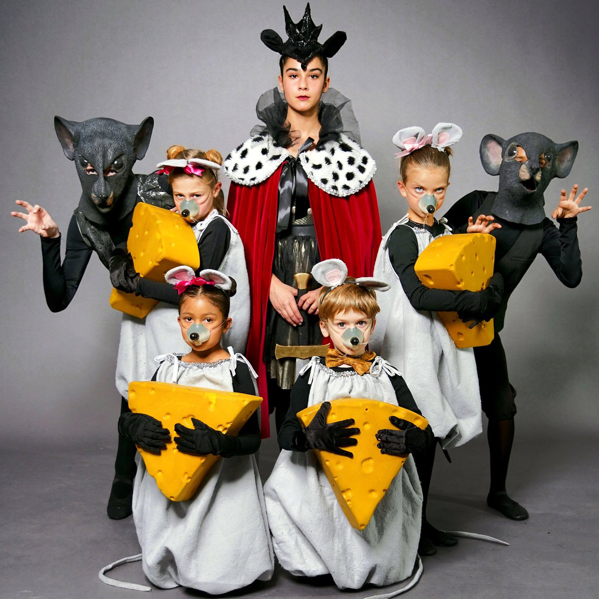 Happy #NationalSiblingsDay from our mouse #family to yours!