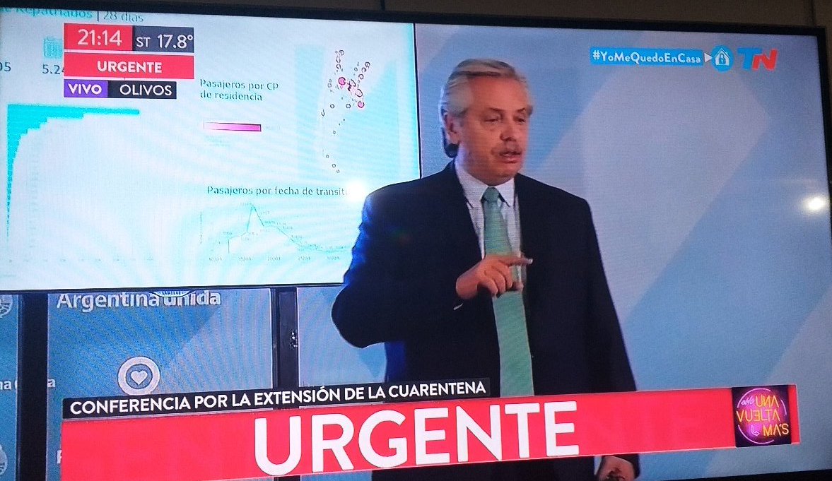 Juli_Gallardo_'s tweet photo. Cuando  Alberto dijo "¿Se entiende?"

Mi yo estudiante respondió "si profe" https://t.co/96dH7QYjYK