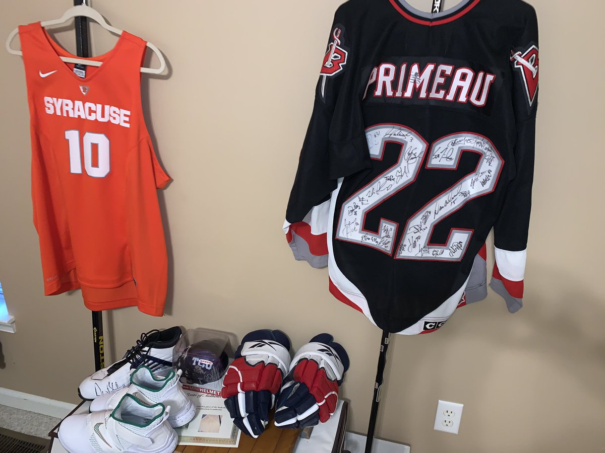 Let’s raise some money and make sure folks who need groceries don’t go without

I’m going to auction off some stuff from the personal memorabilia collection

Some cool/weird, some just cool, some just weird

All of the money raised will go to <a href="/FoodlinkNY/">Foodlink</a> 

Watch the thread: