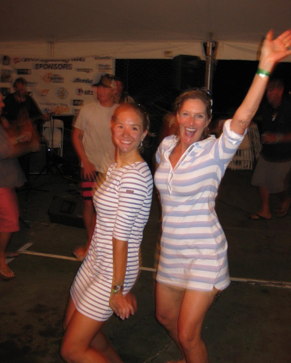 IntLightning's tweet photo. Hope these dance moves make your Friday Night! #lightningfun https://t.co/8z6yFngoUD