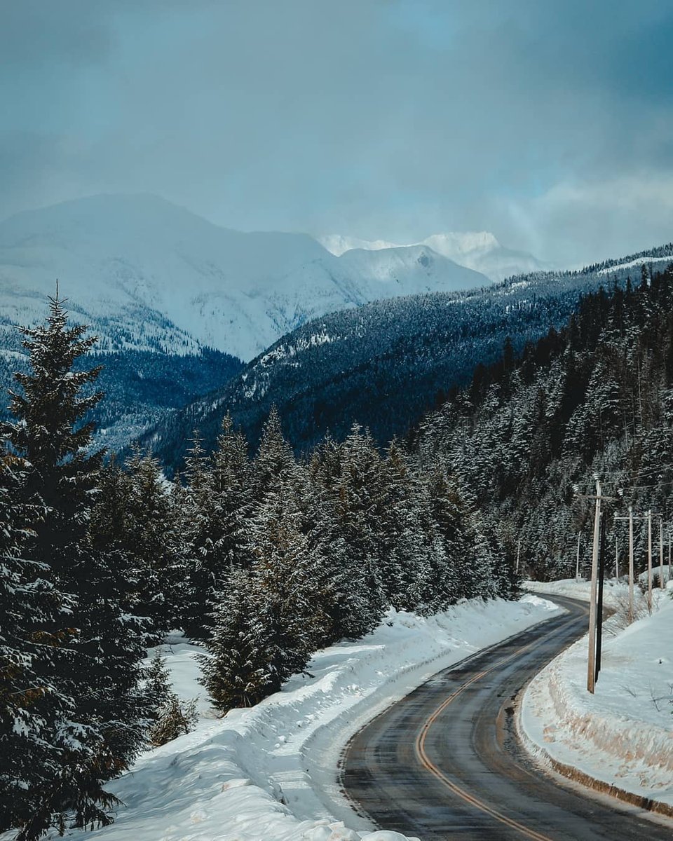 Local, scenic drives are a wonderful way to pass the time. ⁠
⁠
*Remember to enjoy these mini road trips either by yourself or with people you already in close quarters with.*⁠
⁠
📸@shoalzee⁠
#TheRealStoke #Revelstoke #ExploreBCLater