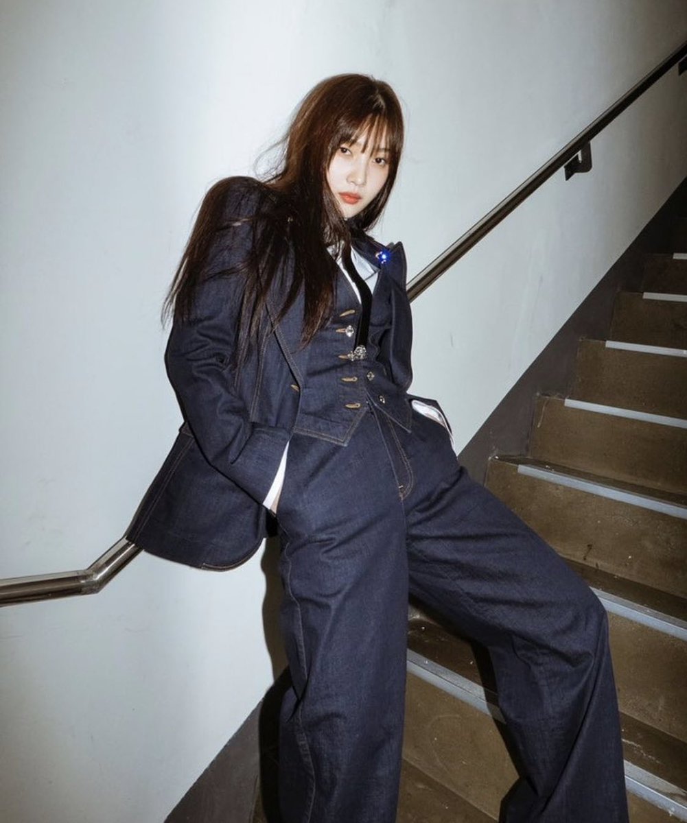 Joy being a model, a thread: