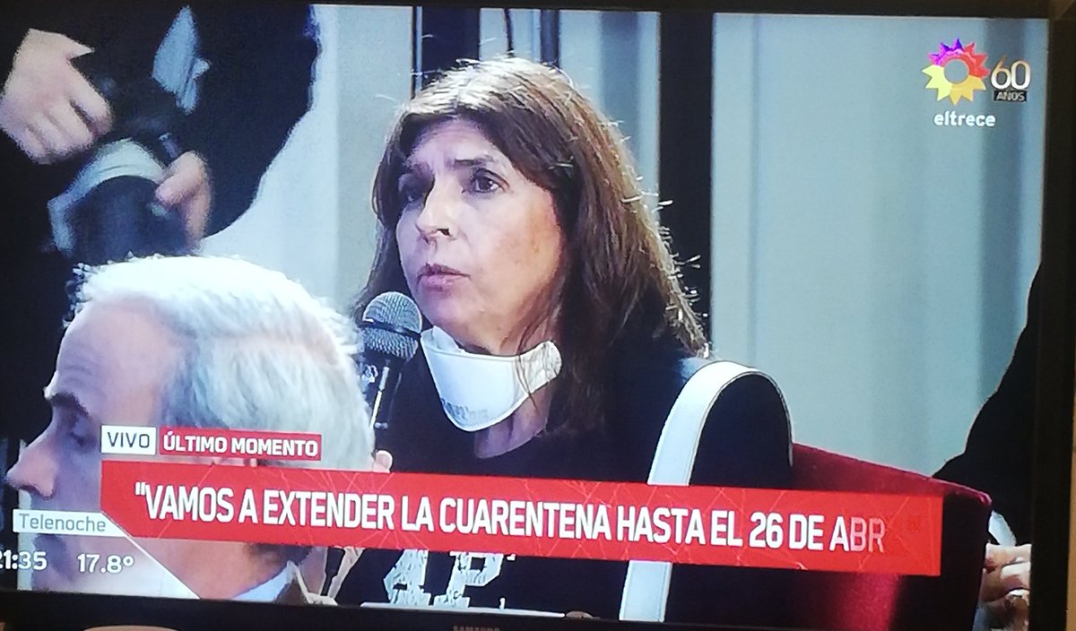 ivonnecaam's tweet photo. El n95 en el cuello, doblado. Con la cara externa tocándole la piel. NADA MAS QUE DECIR SEÑOR JUEZ 🤦 https://t.co/dxguMIm63Y