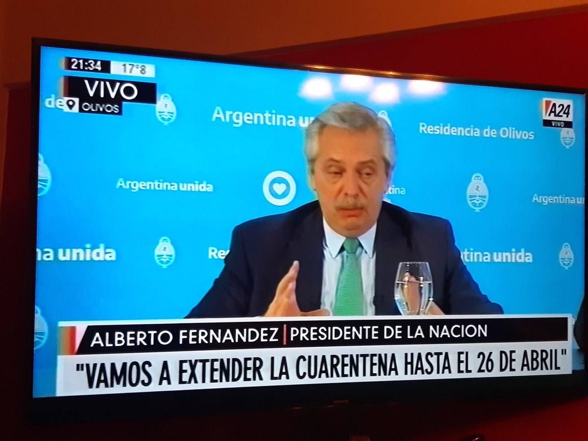 pyrorivarola's tweet photo. como hasta el 26 alberto quiero coger QUIERO COGEEEEER https://t.co/l3PtKxdqV0