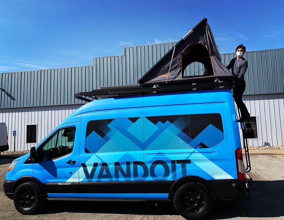 vandoitco's tweet photo. Congrats to Xiong on his new #VanDOit #LIV! We call it “Big Blue.” 💙 @roofnest @Ford @Thule @BFGoodrichTires @UltraWheelCo
#vanlife #campervan #adventurevan #conversionvan #FordTransit #camping #cycling #overlandvan #rv #van #vans #motorhome #customvan #modularvan https://t.co/tel1j2zTH6