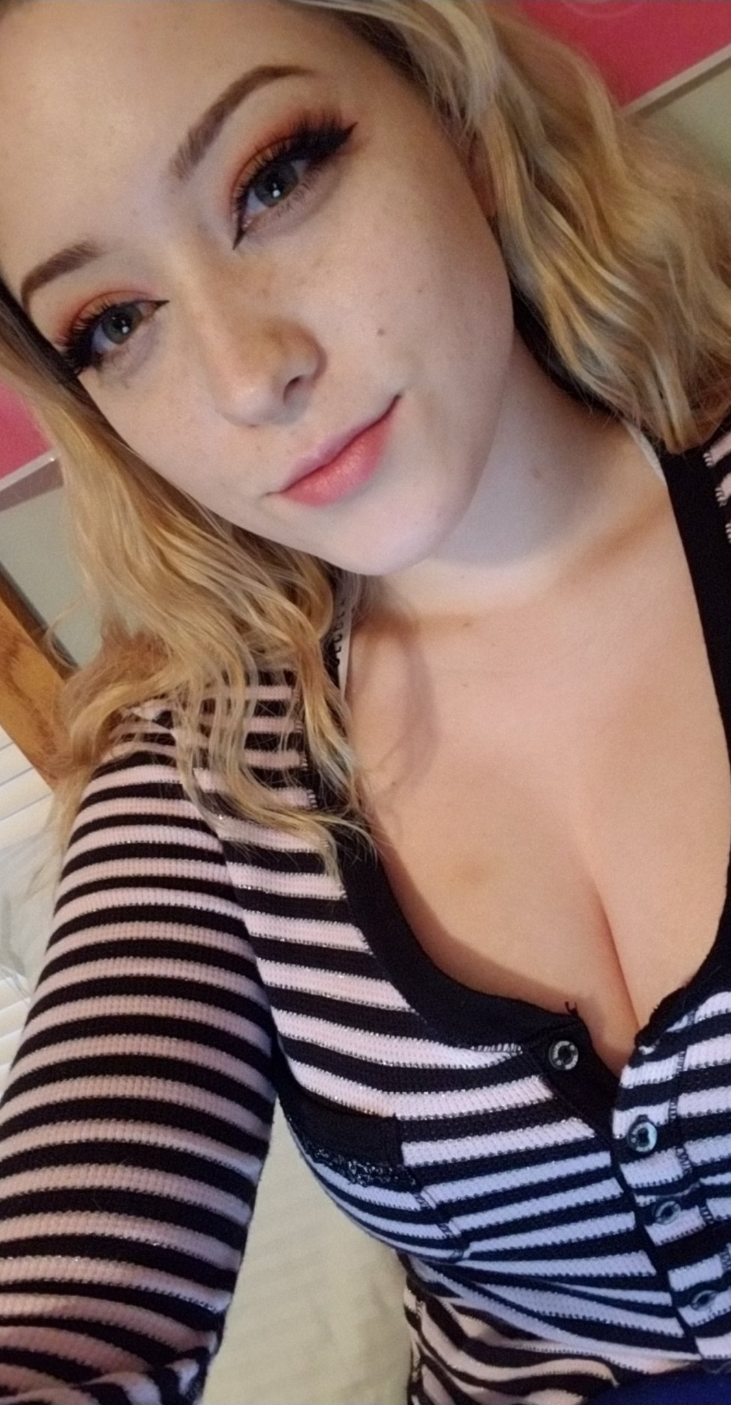 Breanna Vanity on X: follow me on onlyfans for great content ❤😍😘  #sellingcontent #tattoos #blonde #babe t.cotaWxAVUppY  t.cobHp7e9VD8v  X