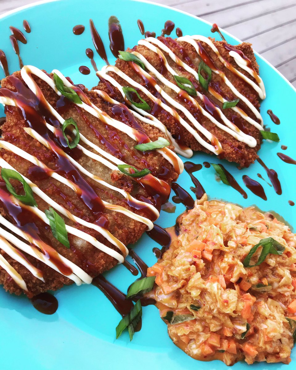 Locoloveyduvy's tweet photo. Pork katsu with kewpie mayo and homemade Tonkatsu sauce. Side of very creamy very spicy asian slaw.
I can assure I did not shake nor bake this pork. Delicious.
#cwispy #asianfood #makeagain https://t.co/HRHPgP4AsR