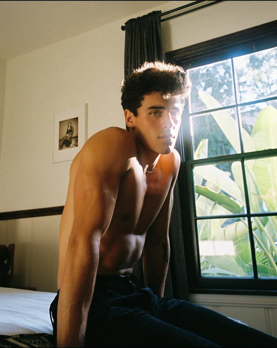 wingshwa's tweet photo. This man though like 😭😍 JACK GILINSKY ❤❤ he has has my whole damn heart https://t.co/8oVZgGrQ0b