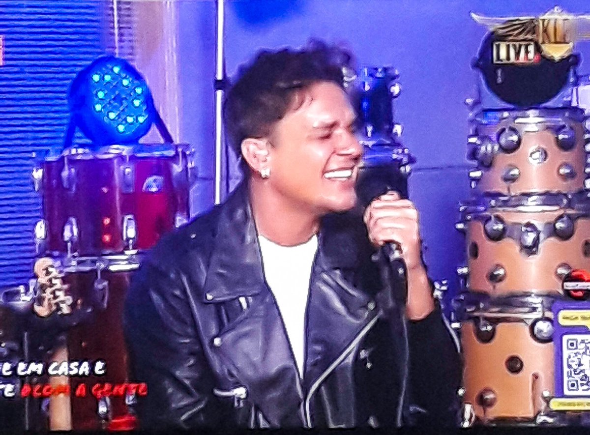 karinefjdsp's tweet photo. As definições de beleza foram atualizadas com sucesso ! #LiveKLB #KLBLive #klb #leandroklb https://t.co/xgDI0Vl0kh