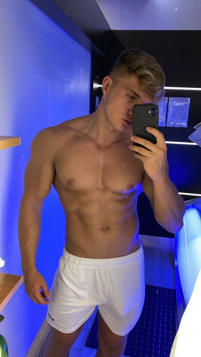 picsoffmen's tweet photo. https://t.co/cXJtlk4bV6