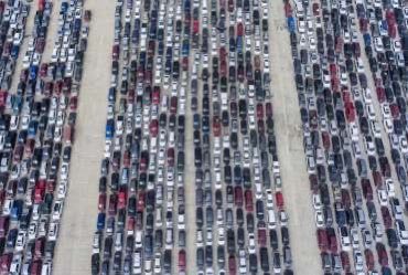 46. A devastating scene outside of the San Antonio Food Bank. 10,000 cars lined up before dawn. Our fellow Americans waiting for hours for food. Something many of them didn’t expect to do just one month ago.  @safoodbank Photo: William Luther/Express-News