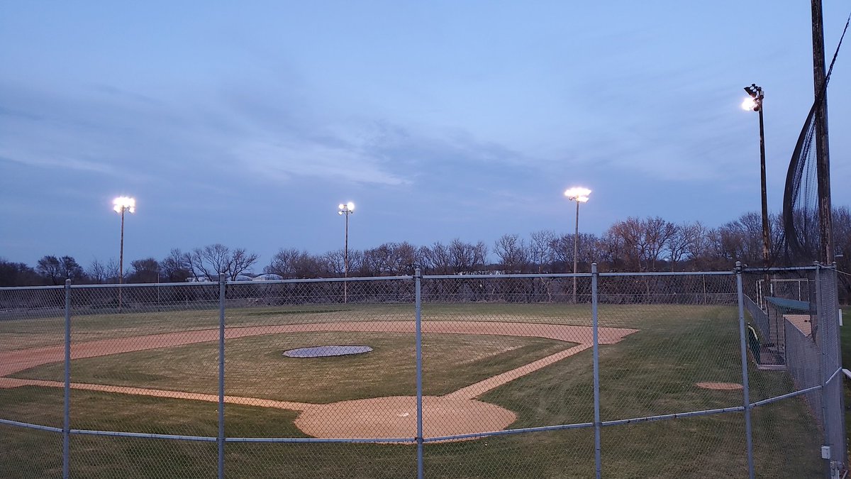 GehlenAthletic1's tweet image. Lights on @ the BB field. #lightupIA @ihsada