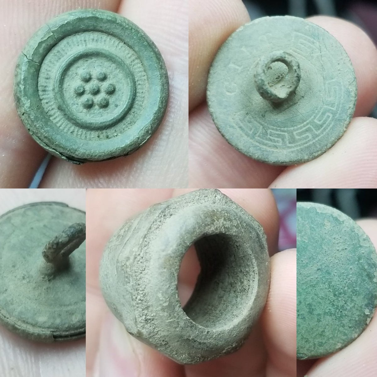 FINDER_BINDERS's tweet photo. #FINDERBINDERS #Relics #Minelab #Equinox800 #MetalDetector #farm #NJ #OxKnob #OxKnobs #agriculture #farmers #flatbutton #GILT #Button #flower  #TwoPieceButton #buttons #cool #history #DIGUS #RelicHunting #rescuehistory #metaldetecting #dirtfishing #Detectorist #digging #FF https://t.co/RGELDs1d0m