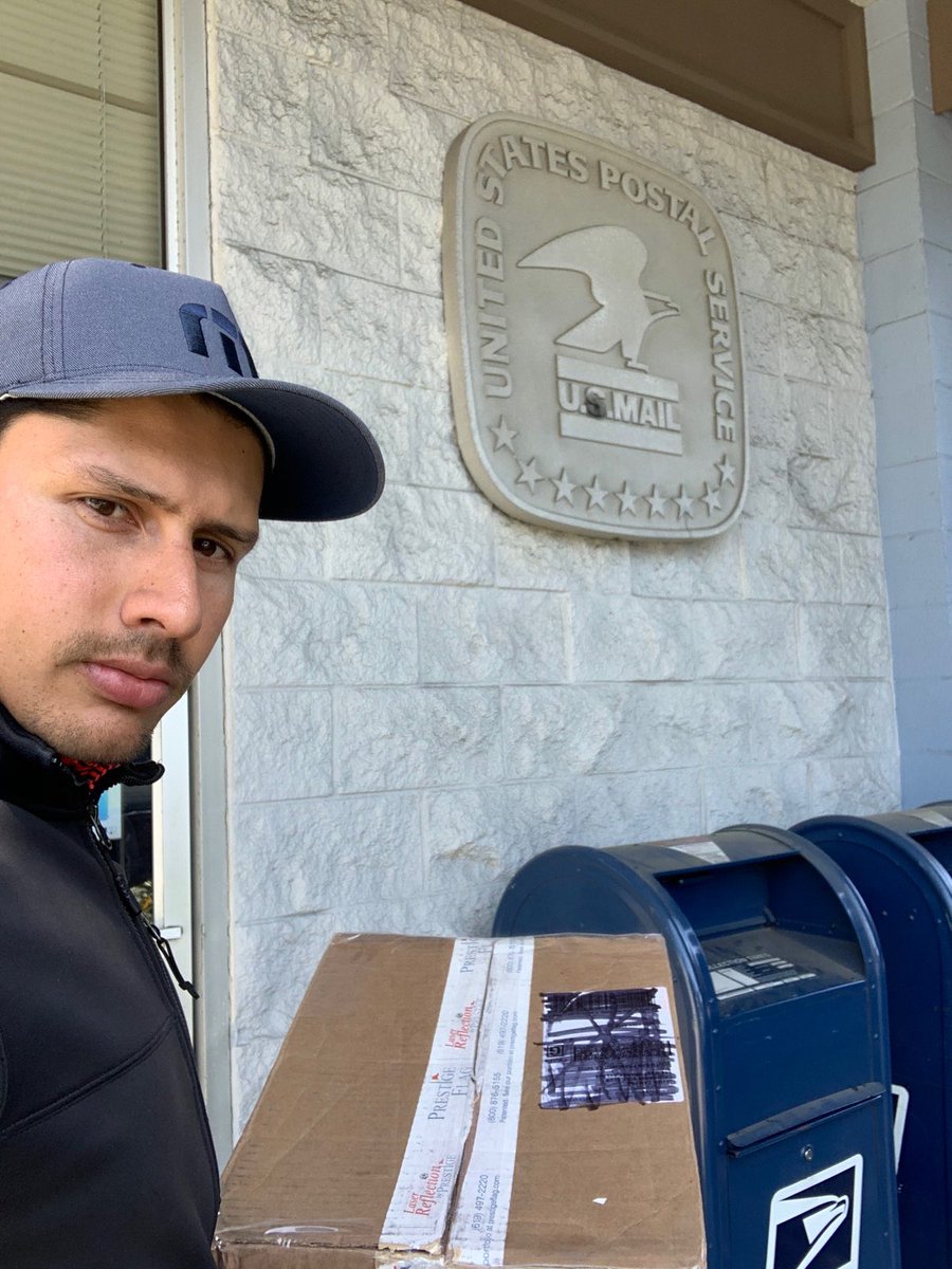 FlagBagGolf's tweet photo. Special delivery arrived today from our good friend and Cal Club Superintendent, Javier Campos!  📦📬

Cal Club was our 2nd official order, and we cannot wait to deliver the bags they ordered!  

#flagbaggolf #golf #golfbag #calclub https://t.co/paxWWdH9Rn
