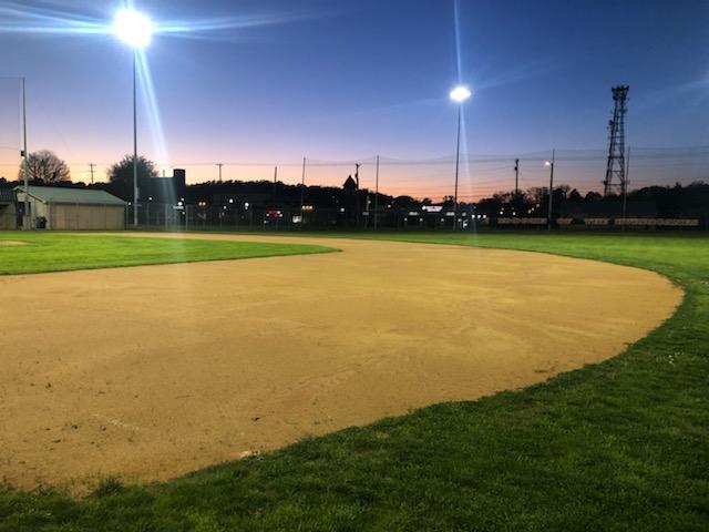 moeastbaseball's tweet photo. Turned our lights on for 20 minutes at 8:20 in honor of our 2020 seniors. We hate their season has been cut short but holding out hope for the future. MLK said, "We must accept finite disappointment, but never lose infinite hope." So we choose hope! #LoveOurTeam https://t.co/35JLLRzQSx