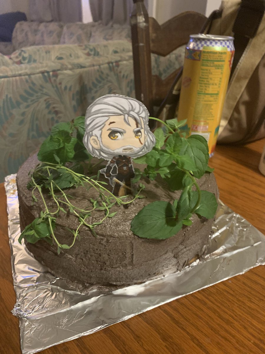 GreenLanternB's tweet photo. So it’s my birthday and I just got my cake. I just started playing #withcher3 and watching the #witcher so this is what my family did https://t.co/obL43Ed79U