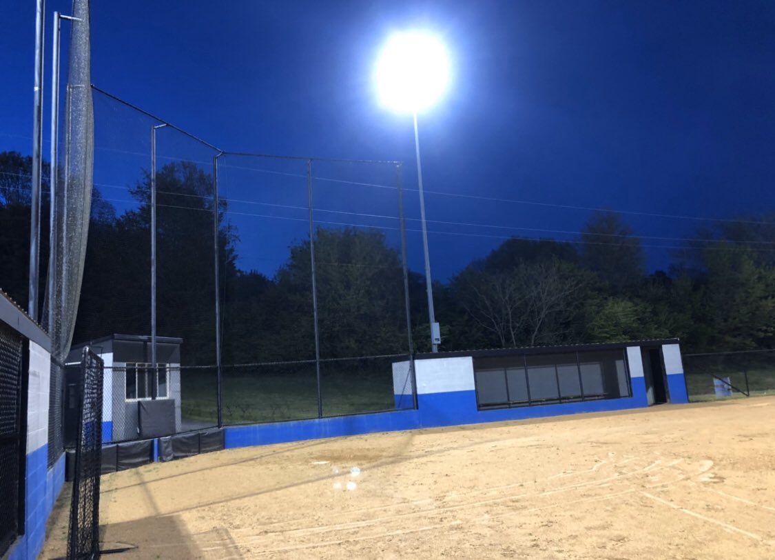 VolunteerAD's tweet photo. Friday Night Lights 

Recognizing and supporting the Class of 2020

Stadium lights tuned on at 20:20 for 20 minutes for the for class of 2020

#vhsproud 
#classof2020
#vhsstrong https://t.co/YLUIzJmGmg