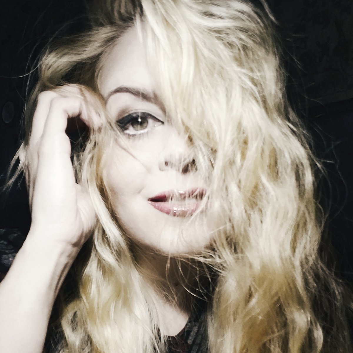 KaeOssa's tweet photo. Hey guys here is some proof I'm still a real life actual person and also blonde now hope everyone is staying home and staying safe 😊

#NewProfilePic https://t.co/XhSDYMIdOl