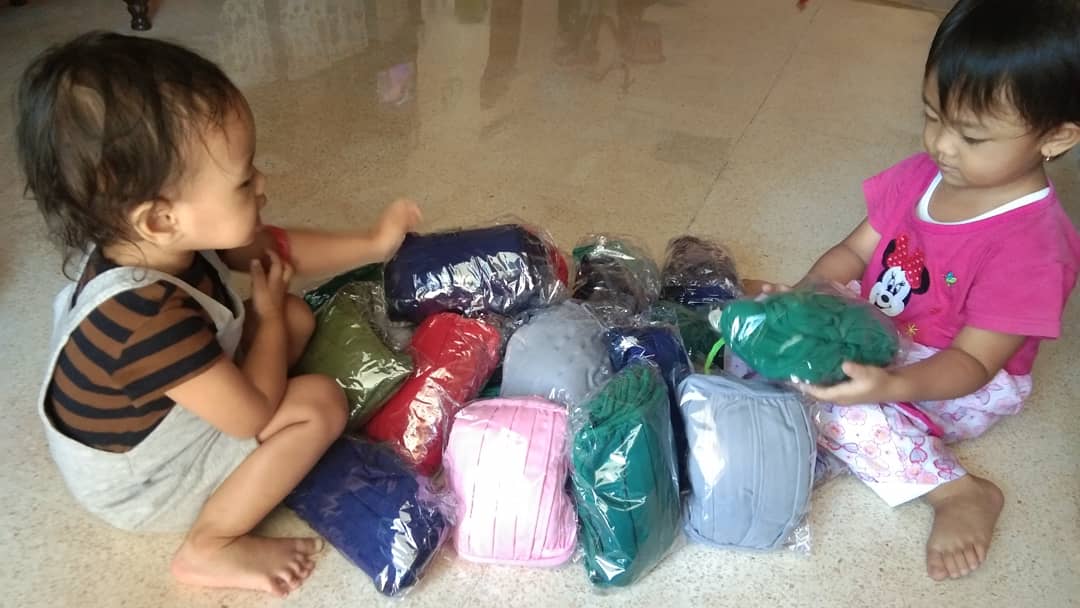AustinUtammy's tweet photo. Keluar rumah jgn lupa pake #maskerkain

#maskeroxfordA #maskerkain #jualmasker #maskergrosir #maskeroxfordsolo #maskersolo #jualmaskeroxford #jualan #jualonline #maskerkain #gerakanmaskerkain #masker #maskerlusinan #jualmaskeroxfordgradeA https://t.co/hOVoWS2gVZ
