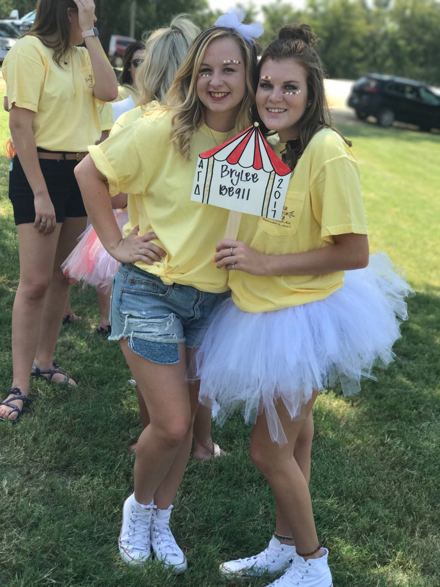 BryleeBeall's tweet photo. It’s so hard to pick just four of some of my greatest memories in @AlphaGam_TSU so here’s a thread!
❤️💛💚 #TarletonGreekWeek #tsu #AGD https://t.co/uLzIS1wSxz