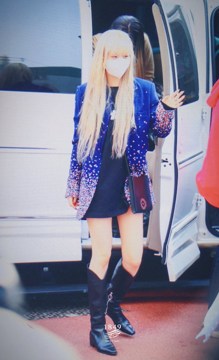 1849_sj's tweet photo. 200411 사전투표 Preview

어케 아침부터 이뻐어어어엉

#수진 #SOOJIN #여자아이들 #GIDLE https://t.co/8vZArx9T5N
