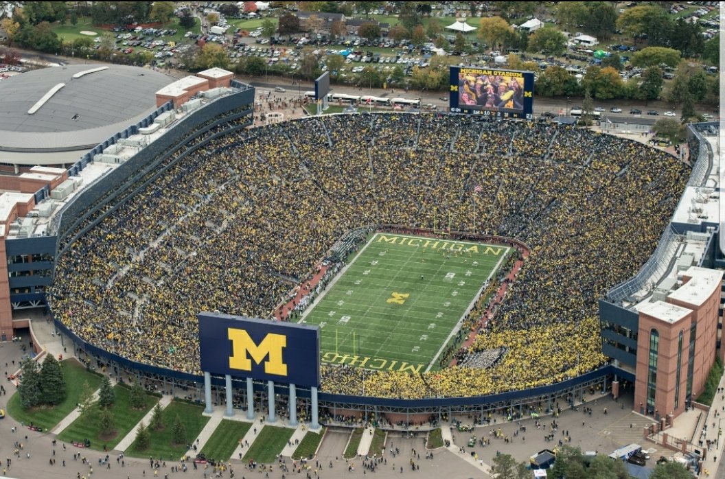 1/ Covid ( @UCSF) Chronicles, Day 24A big day as we crossed 100K deaths worldwide. Brutal & hard to get your mind around – think of a packed  @umich stadium (pic). Thankfully, still stable  @ucsfhospitals, w/ 21 cases, 5 on vents. ZSFG similarly stable, 32 pts, 12 on vents.