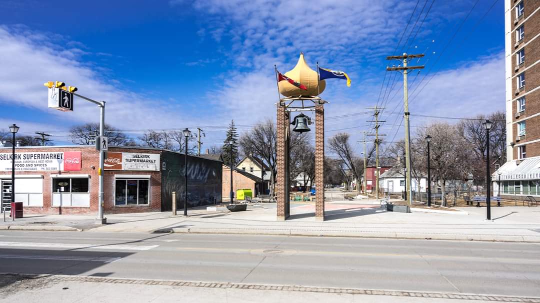 Spring returns to Meet Me @ The Bell Tower 🔔

[Photo by Greg Littlejohn - Fri April 10, 2020]