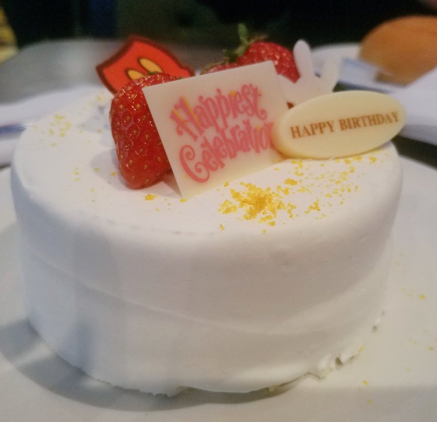 ディズニーで誕生日を楽しむ3つの方法 レストランのサプライズやバースデーシールを利用して存分に堪能しよう ディズニー裏マニア