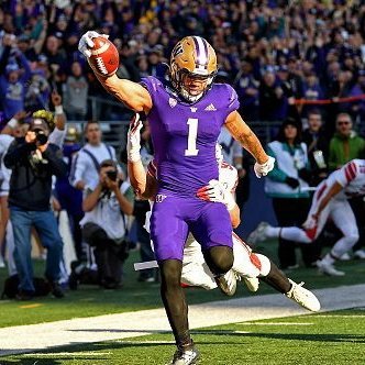 CarsenRyan's tweet image. Gateful to @CoachCato1 and excited for the scholarship offer to play football at The University of Washington. @UW_Football @CoachLakeUDUB #PurpleReign #BowDown @T_BirdFootball #B1RDGANG #UnfinishedBusiness #MILEWR #LevelUp #UncleRay