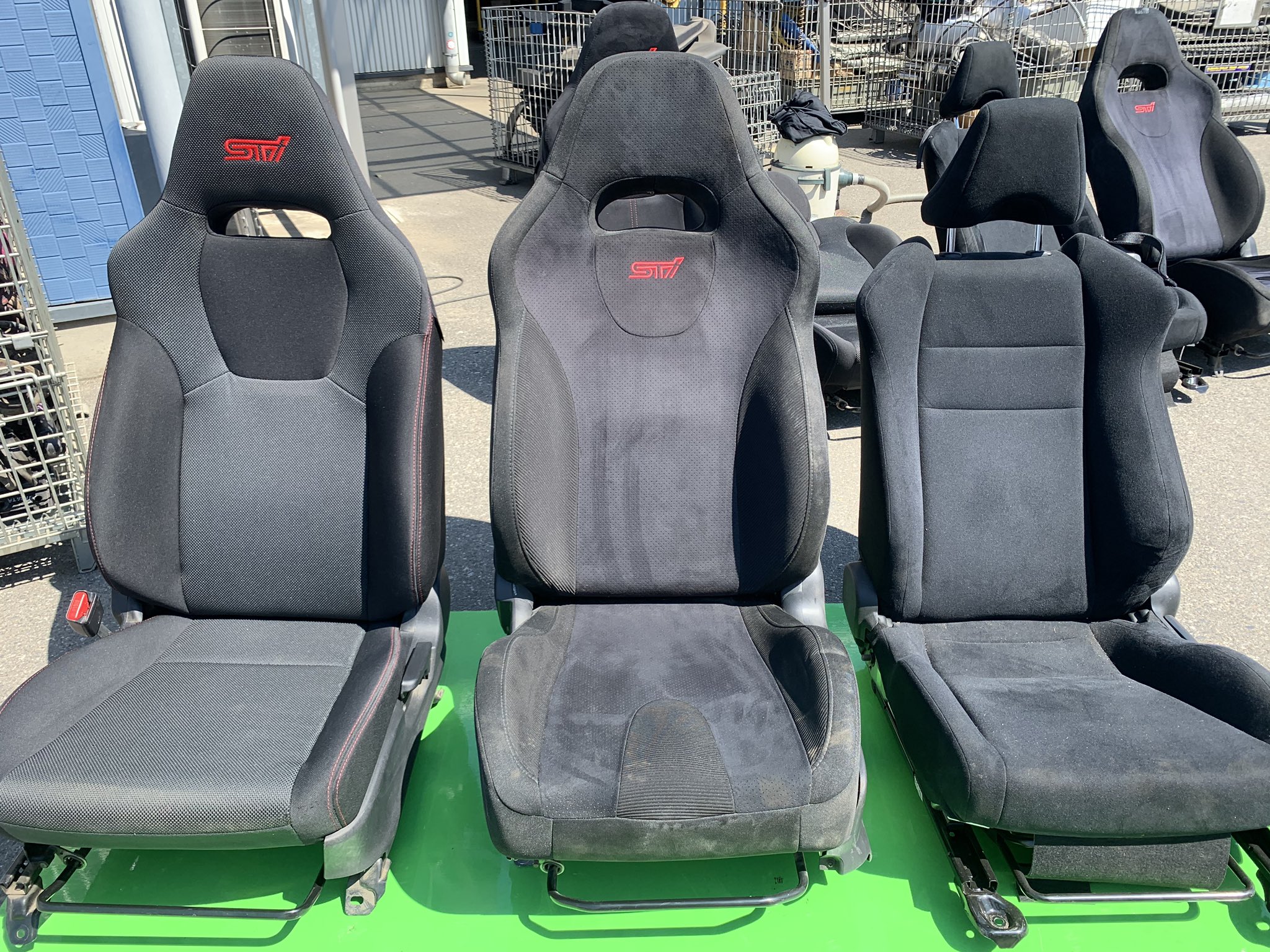 新井大輝 Hiroki Arai Gdb Brz純正シートコーナー この3種類はどれでも 3 000です Gd系 助手席 4 Sti Spec C Ra R純正 2 謎のsti 2 運転席 0 Brz 運転席 2 助手席 1 ノーマル 改造してゲーミング チェアなどにいかがですか 直接取りに来て