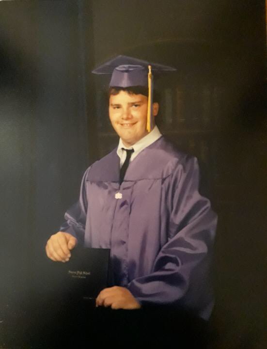 In support of this year’s seniors, share YOUR senior picture(s) no matter how old you are!                                                  Smyrna high class of 86
#LHSintheNews  seniors we are so proud of you.