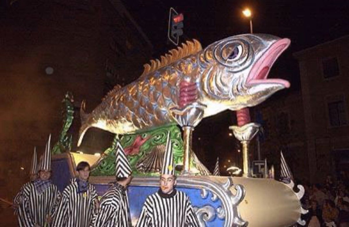 BotellaCarmen's tweet photo. Por el covid-19, este año,no se van a celebrar las Fiestas de Primavera en #Murcia #Spain.El año que viene volveremos a disfrutar de nuestras Fiestas de Primavera con más ilusión que nunca @TurismodeMurcia @rex_pedro @TurismoRMurcia 
#VamosMurcia ❤️
#VamosEspaña❤️ #VamosMundo❤️ https://t.co/JlPEBpKpbq