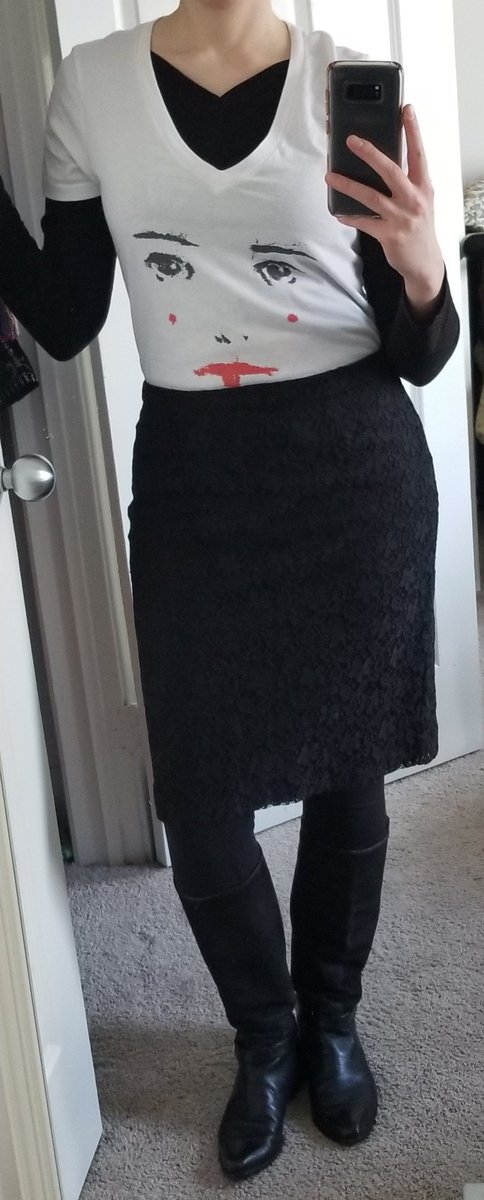 Me and  @amrussell1210 are completely incapable of getting our best looks on camera. Dr. Ophelian has the only known documentation of our Carrie Fisher gala dresses in the  @LookingForLeia archives.  And last year, Phantom Menace day was toooo busy so all I have is a mirror shot.