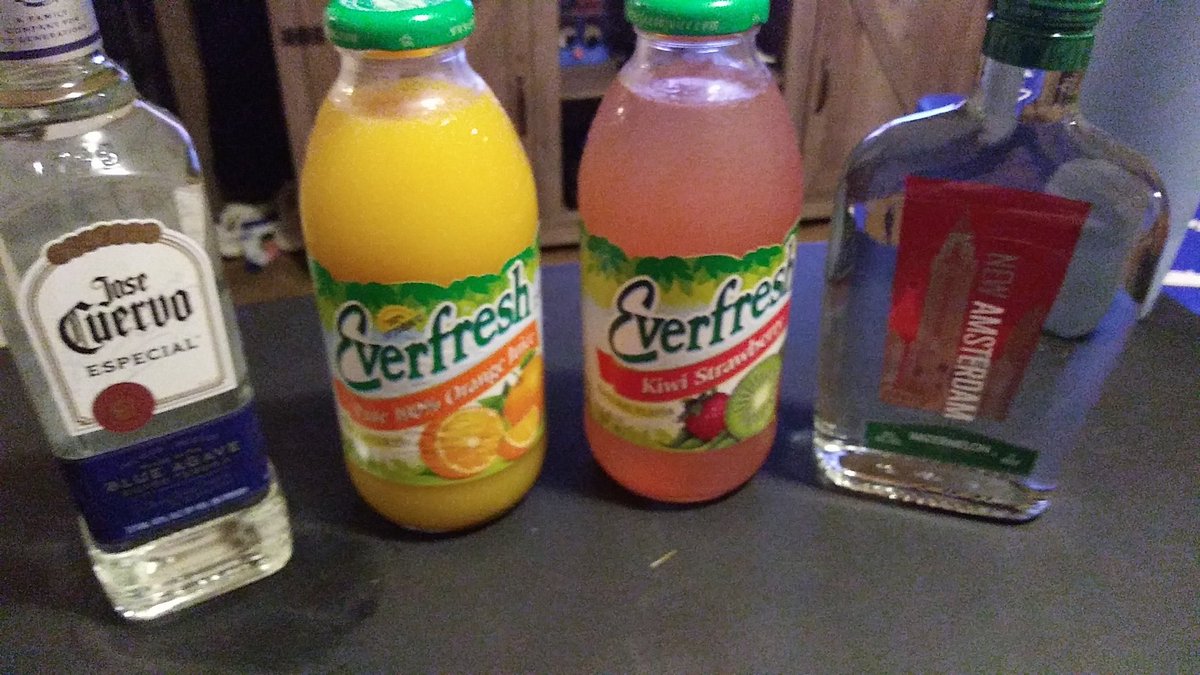 MissDoctorProf's tweet photo. Scratch that, bae got me my fav 💞 I wish I could give this woman the world https://t.co/yGfDlzHZrN