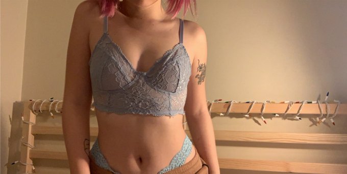 dm me for custom pic/vid requests 🥰 #sellingnudes #buymynudes #buynudes #sexy #hot #onlyfans #nudes #ass<a href="/tag/sellingnudes"class="tags">#sellingnudes</a><a href="/tag/sexy"class="tags"><span>#sexy</span></a><a href="/tag/hot"class="tags"><span>#hot</span></a><a href="/tag/ass"class="tags"><span>#ass</span></a><a href="/tag/findom"class="tags"><span>#findom</span></a><a href="/tag/tits"class="tags"><span>#tits</span></a><a href="/tag/nudes"class="tags"><span>#nudes</span></a><a href="/tag/onlyfans"class="tags"><span>#onlyfans</span></a>