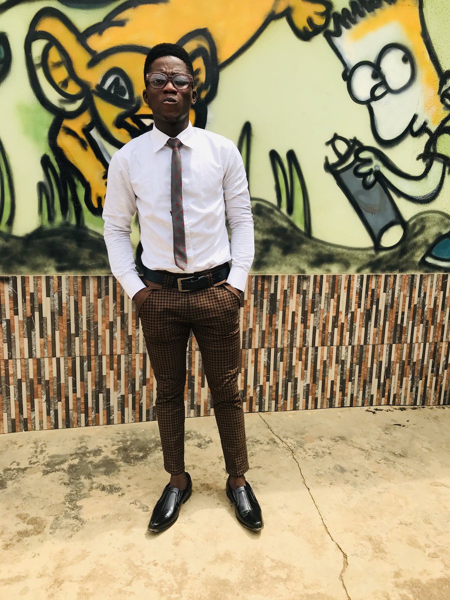 Titimathews's tweet photo. How person go see this kind fine poet call am trash poet. Anyways tell @paulworduma that my reply drops 11am today.
#BarJesus
#trashpoet https://t.co/XaFf5CDLVu