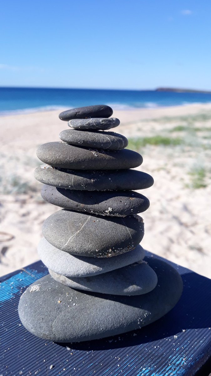 RobThomson2528's tweet photo. Windang Beach today. #spatialdistancing #windanglife https://t.co/iUwNXG0hl2