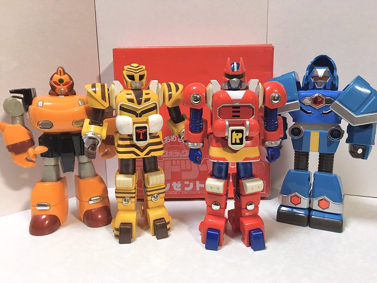 テツワン探偵ロボタックシリーズ。磁石による変形と、合金仕様の重さが