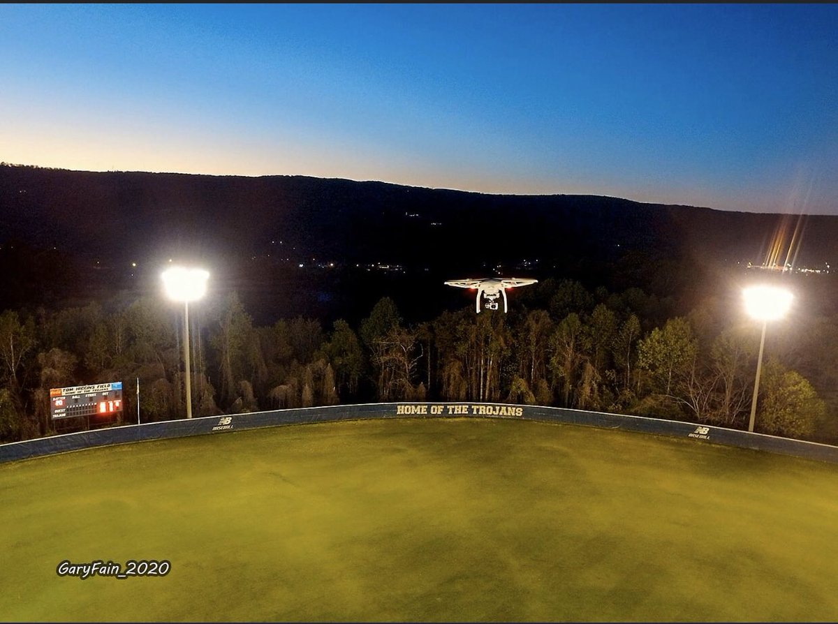 SD__Baseball's tweet photo. WE LOVE OUR TROJANS. #lightitup https://t.co/MYt0Y6iNGR