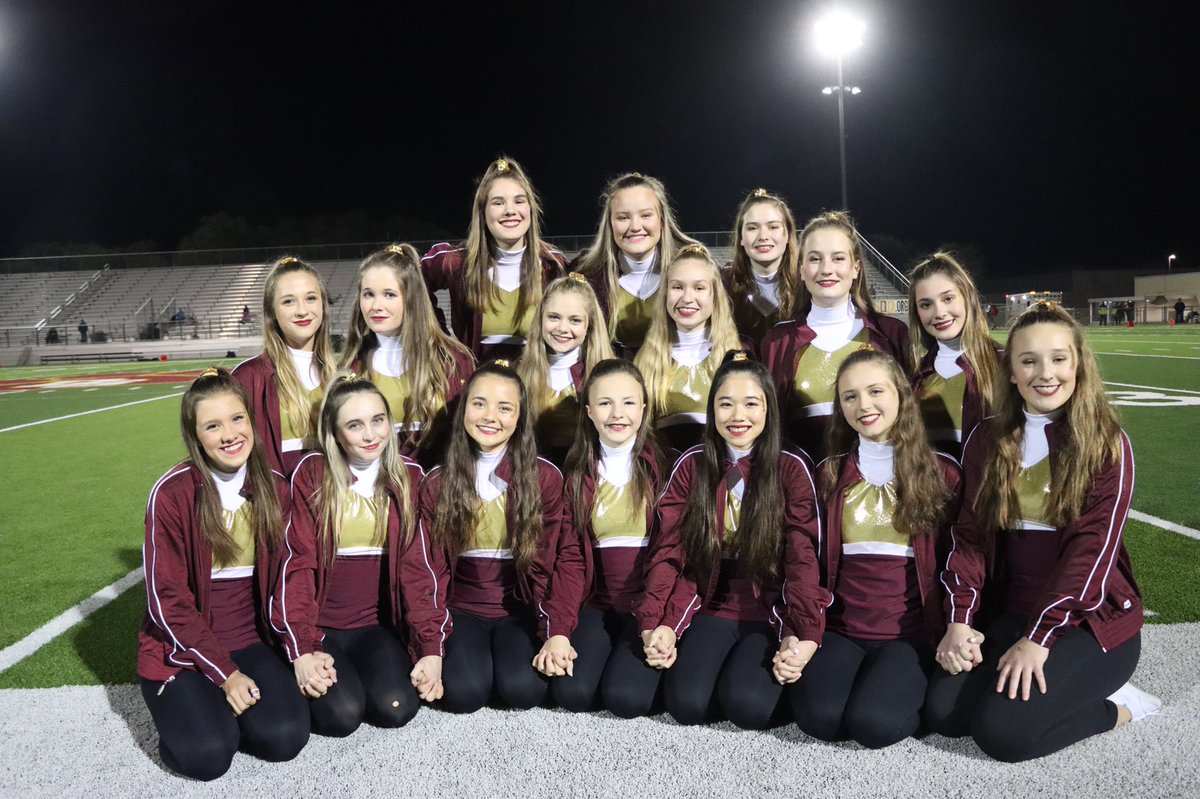 adairphoto16's tweet image. HOPEFULLY LIFTING SPIRITS FOR THE DS TIGERS. ATHLETES AND COACHES GETTING THEIR SEASON CUT SHORT THIS VIDEO IS FOR YOU. @DSHS_Histeppers @CoachGZimmerman @KDRPFM  youtu.be/ym9uB81Dcew #keepemsafe💕