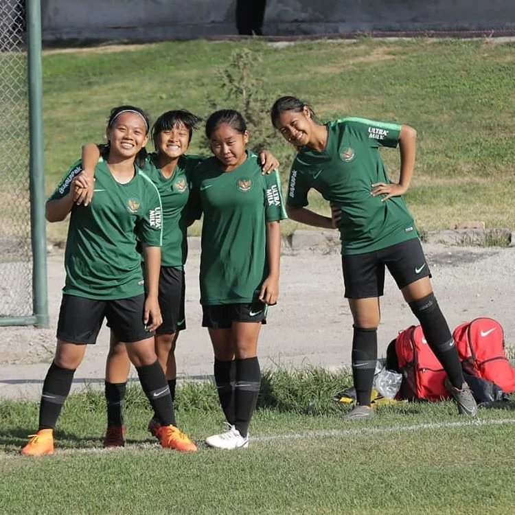 Shevaimutt's tweet photo. Selamat pagi, sebuah harapan selalu datang untuk mereka yang senantiasa berdoa serta berjuang tanpa mengenal kata menyerah.
_
#fanssevaimutt10 #semutfans #timnasputri https://t.co/WHaBrOqt6p