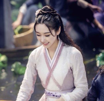JV: Yanli -the sweetest in the world -can do no wrong -will fight for what’s right -too good for this world -absolutely radiant -the best character in the whole franchise