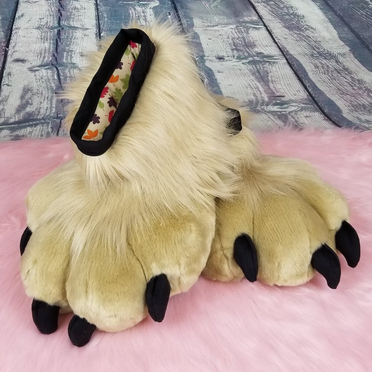 Pinku's Crafty Cottage (@pinkuscottage) on Twitter photo Its time for the first sponsor giveaway of the year! Win this pair of indoor feet paws up to size 11.5 mens
- Follow both @PinkuShikaArt and <a href="/HowlFabric/">Howl Fabric</a>
- RT + ❤️
- Comment with your fav animal, gifs welcome
- Free shipping to US. Int pays difference
Ends April 17th midnight EST Its time for the first sponsor giveaway of the year! Win this pair of indoor feet paws up to size 11.5 mens
- Follow both @PinkuShikaArt and <a href="/HowlFabric/">Howl Fabric</a>
- RT + ❤️
- Comment with your fav animal, gifs welcome
- Free shipping to US. Int pays difference
Ends April 17th midnight EST