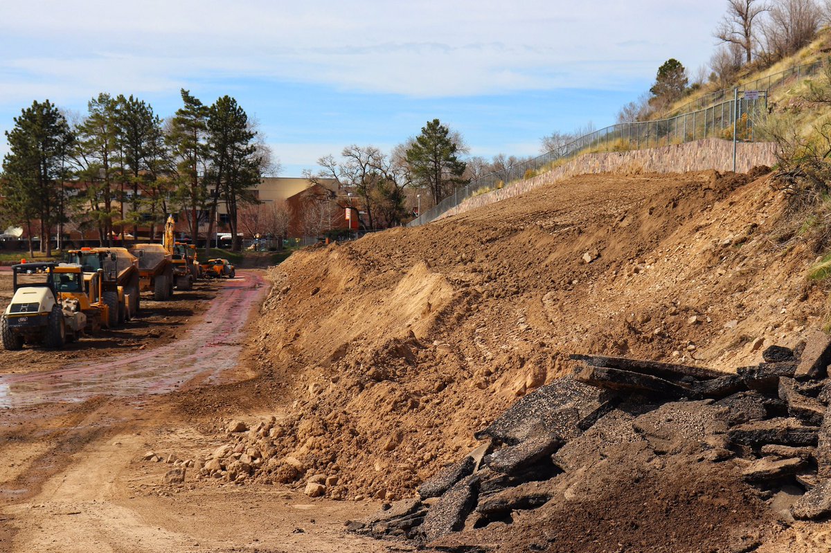 joesilvers's tweet photo. Davis Field project is pressing forward. Fun to stop by once every week or so and see the progress. #IdahoStateU #IdahoState #Bengals #DavisField #Renovation #Roar #TrackAndField https://t.co/IpN9nNqfIx